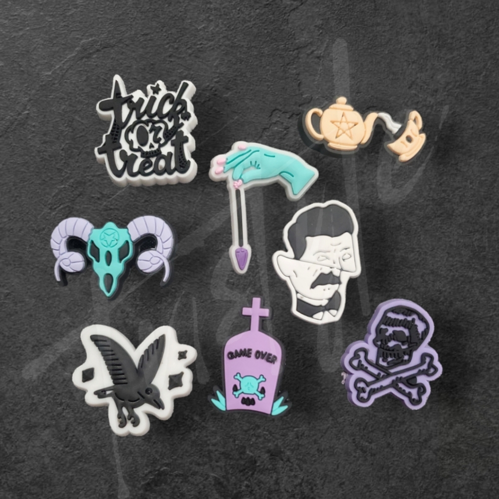 ⭐️4/$25⭐️ 8 Gothic Themed Shoes Charms